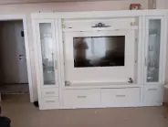 TV Ünitesi — Beyaz Vitrinli